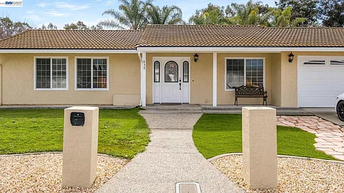 439 Hummingbird Ln Photo 1