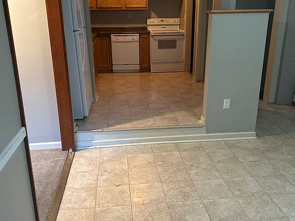 2nd image of 1350 Idylwild Dr