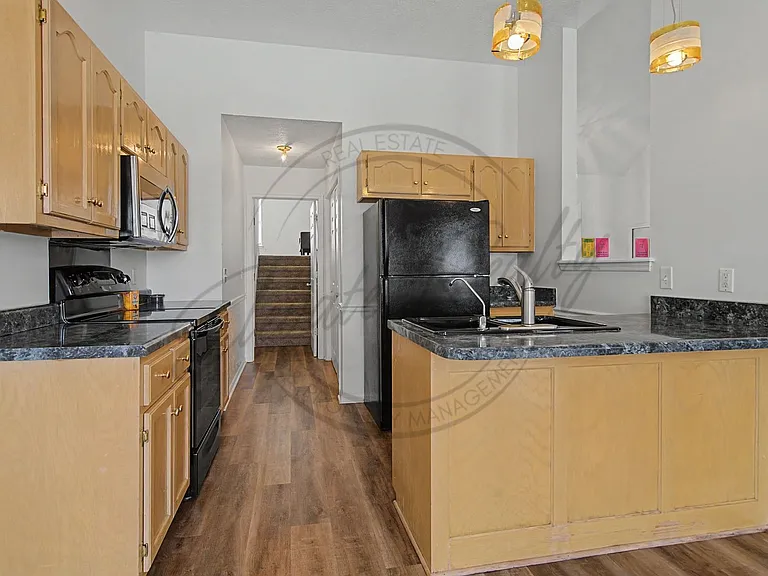 105 Edgeview Dr — Photo 8