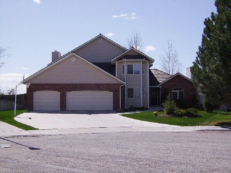 1st image of 2754 Waterford Ct