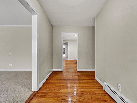 5th image of 2644 Willowlawn St
