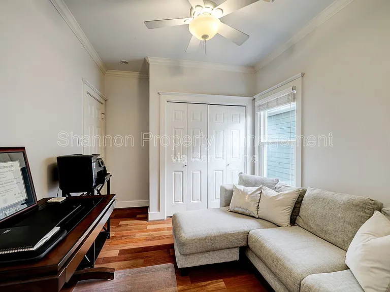 1025 W 15th 1/2 St — Photo 13
