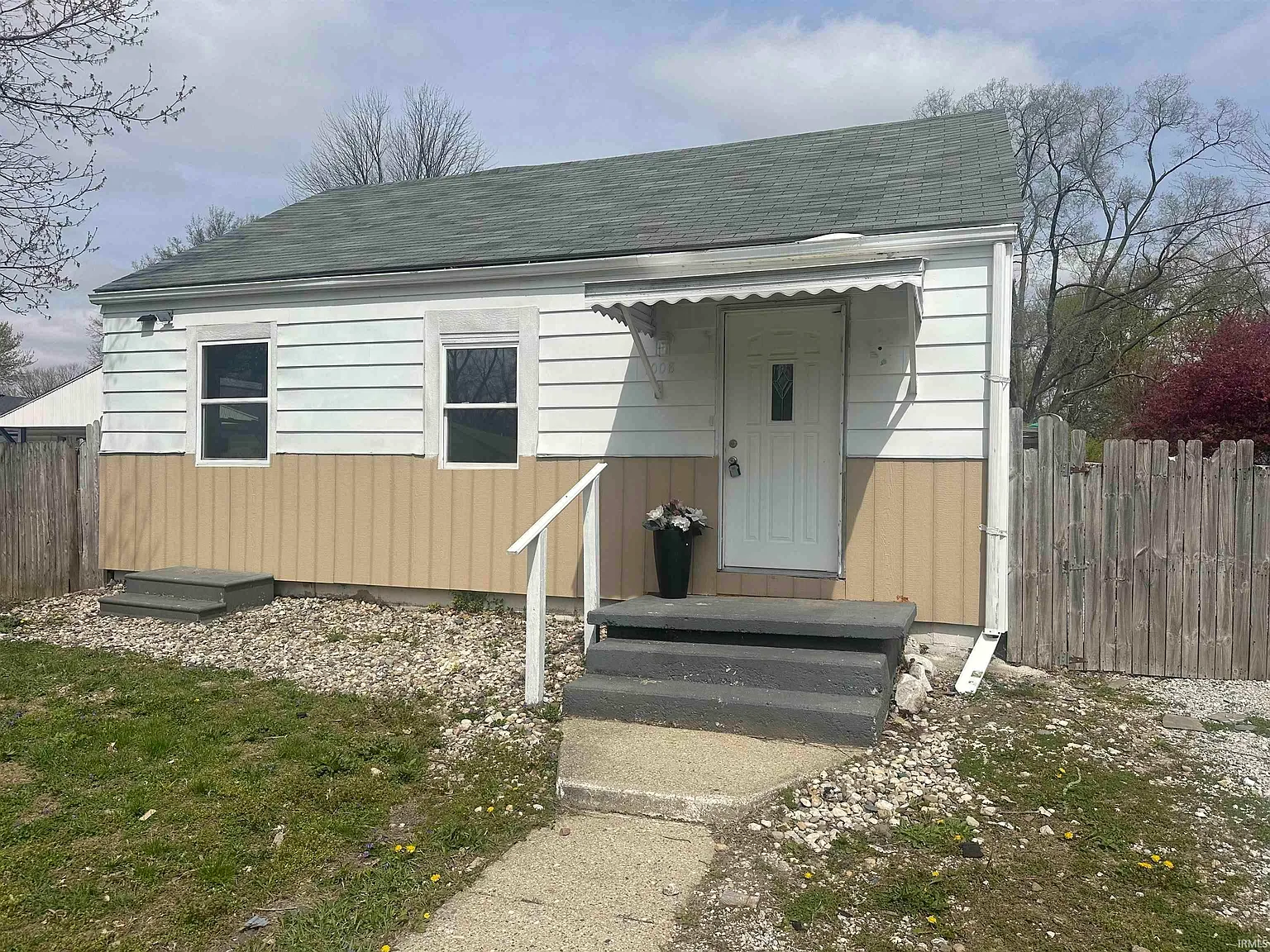 1008 E Spraker St photo 1