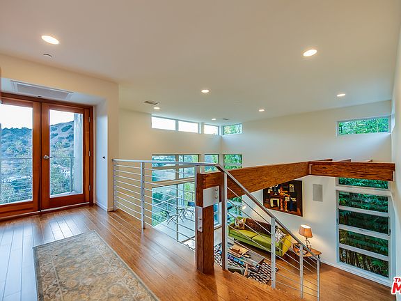4th image of 3840 Alta Mesa Dr