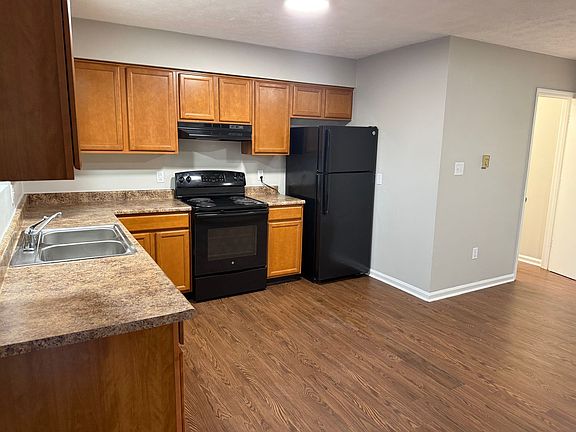 4th image of 363 Gibson Ln #11