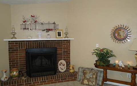 5th image of 181 SW Melon Ct