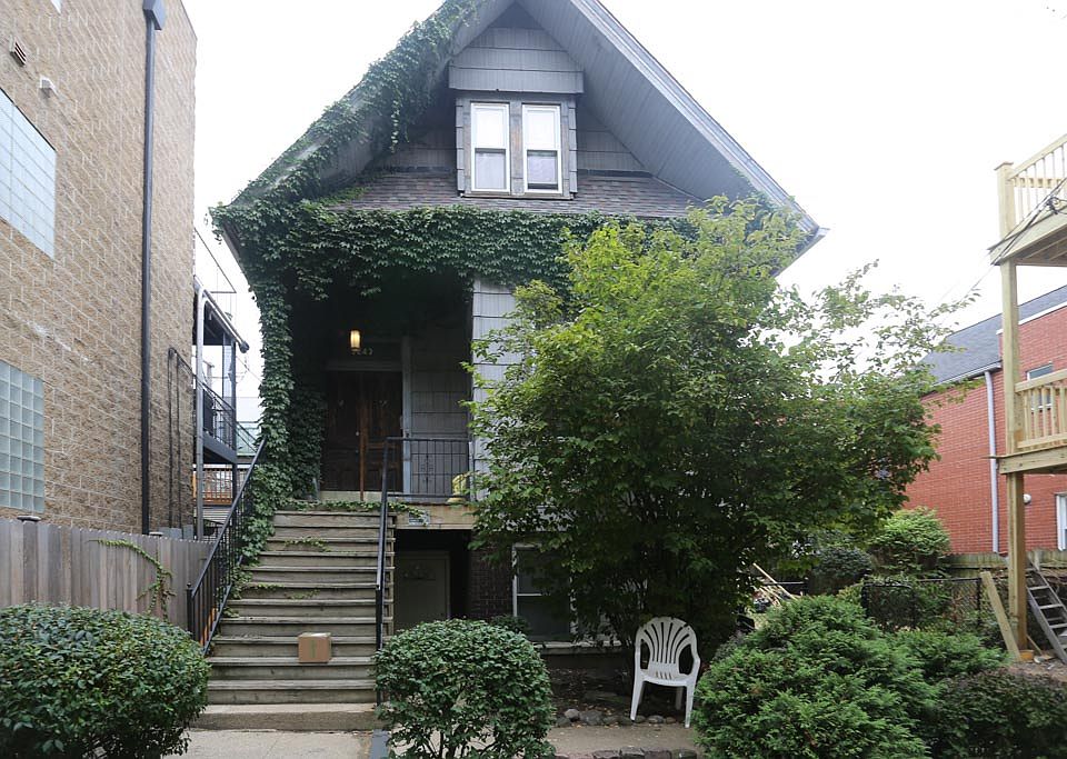 1st image of 3243 N Kenmore Ave #G