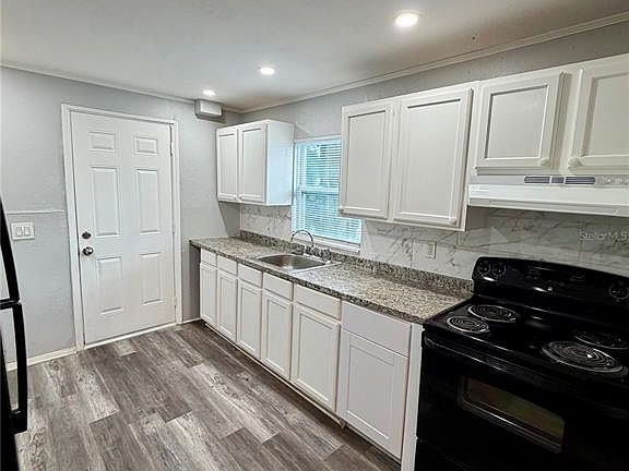 3rd image of 908 Beverly Ave APT F