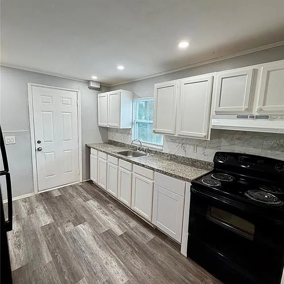 908 Beverly Ave #F — Photo 3