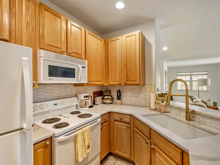 550 Mohawk Dr #70 — Photo 14