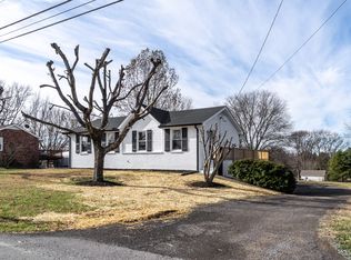 847 N Palmers Chapel Rd, White House, TN 37188