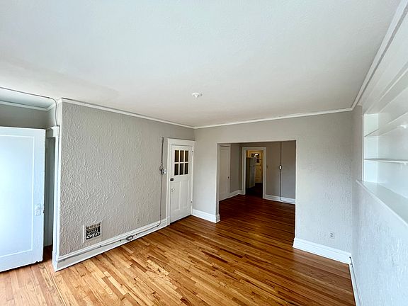 5th image of 5019 Chippewa St #A