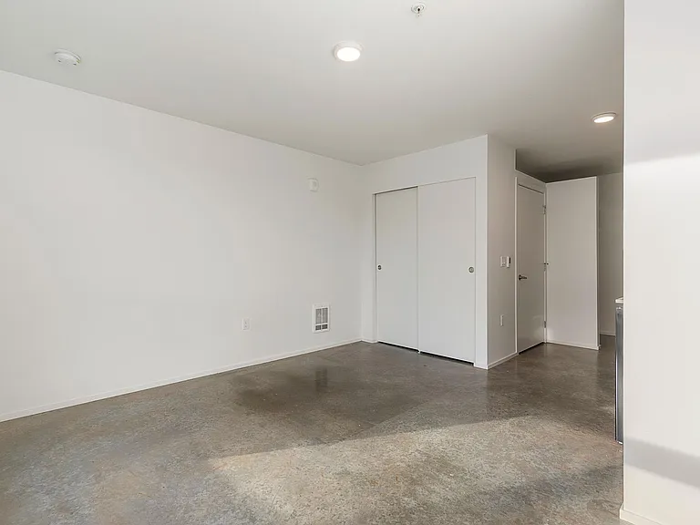 722 E Pike St — Photo 61