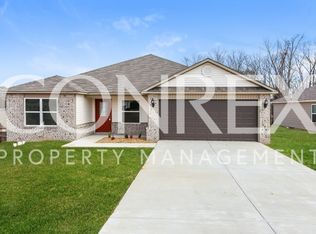 1240 Meadows Dr, Benton, AR 72019