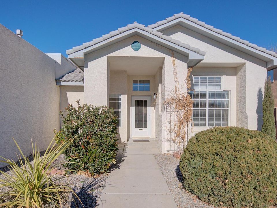 1st image of 8105 Corte Del Viento NW