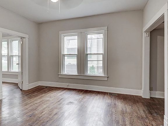 4th image of 220 N Jackson Ave