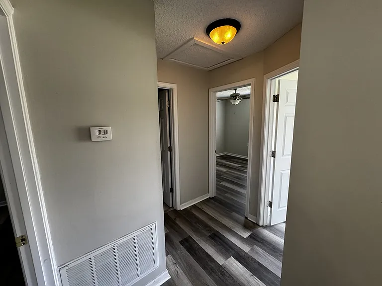 451 Sabreena Cir — Photo 5