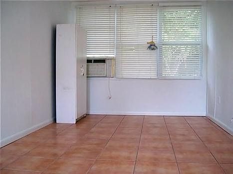 5th image of 512 SW South Riverpoint Dr