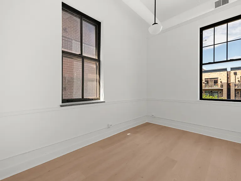 1513 N Western Ave #303 — Photo 8