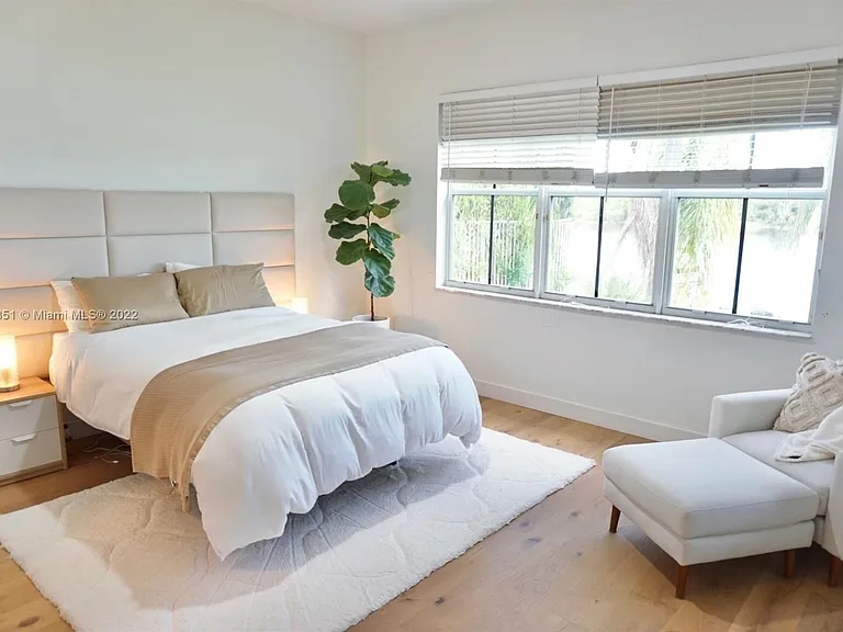 878 Lavender Cir — Photo 16