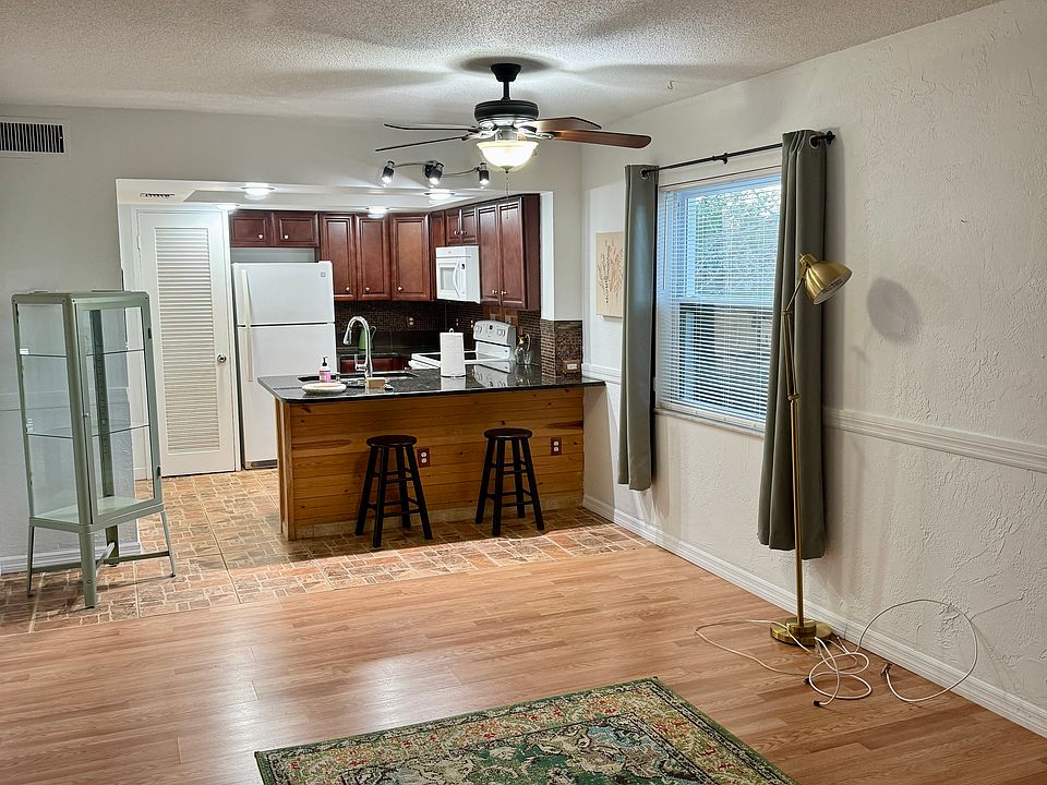 1st image of 8304 Bardmoor Blvd APT 25