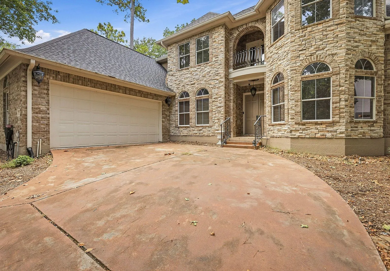4 bed, 3.5 bath, 3770 sqft, $3,875 — Photo 3