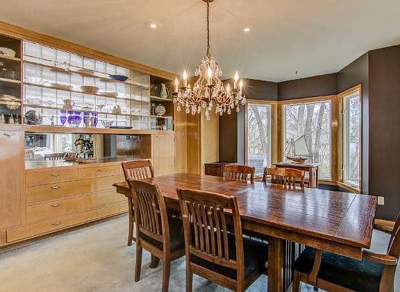 5th image of 6424 Edgemont Blvd N