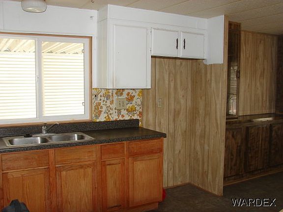 5th image of 1690 Dean Dr