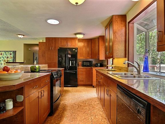 3rd image of 6204 43rd Ave NW