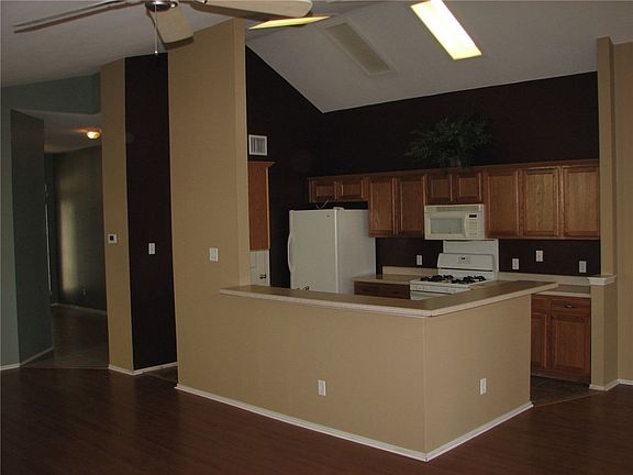 3rd image of 17408 Orwell Ln