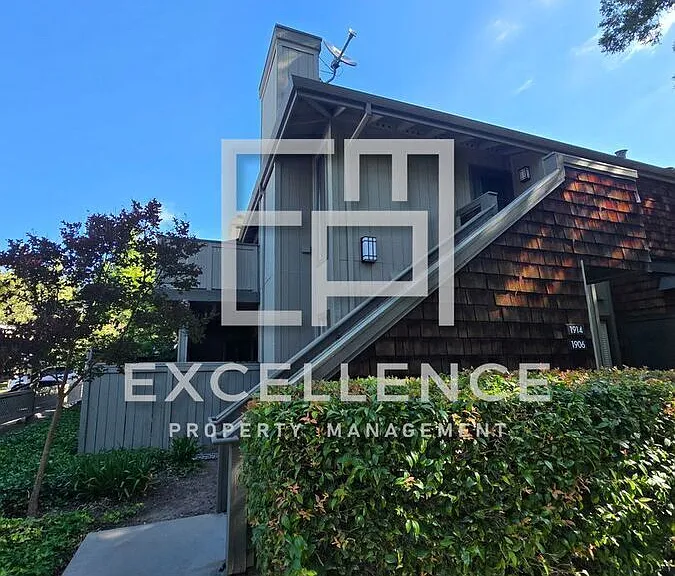 1914 La Terrace Cir — Photo 1