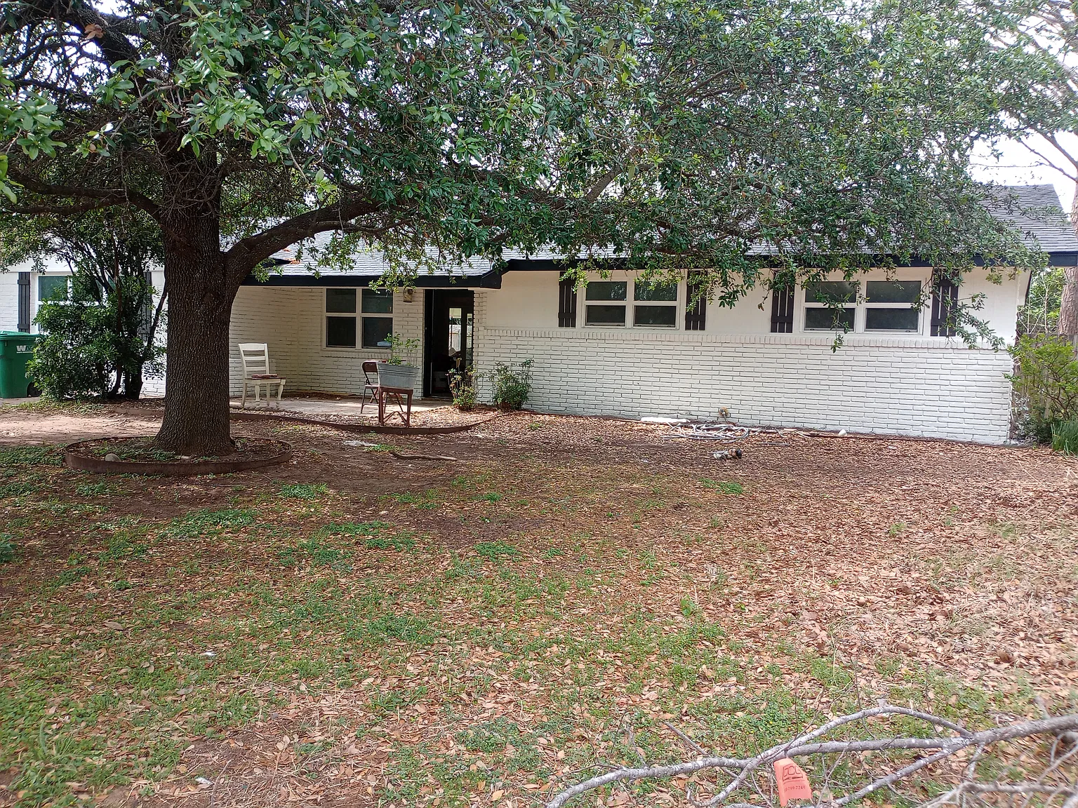 4 bed, 2.5 bath, 1718 sqft, $1,995 — Photo 2