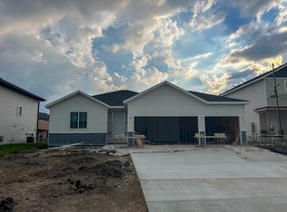 6721 14th St S, Fargo, ND 58104
