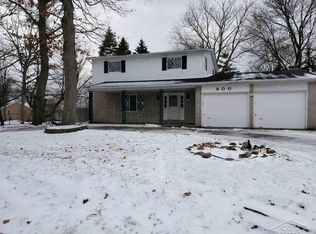 900 S Miller Rd, Saginaw, MI 48609