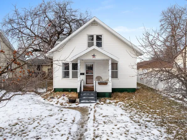 1312 2nd St SE, Minot, ND 58701