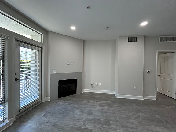 4th image of 6221 W 3rd St #4-121
