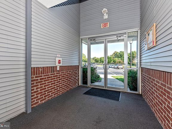 2nd image of 2125 Wainwright Ct Unit Ba
