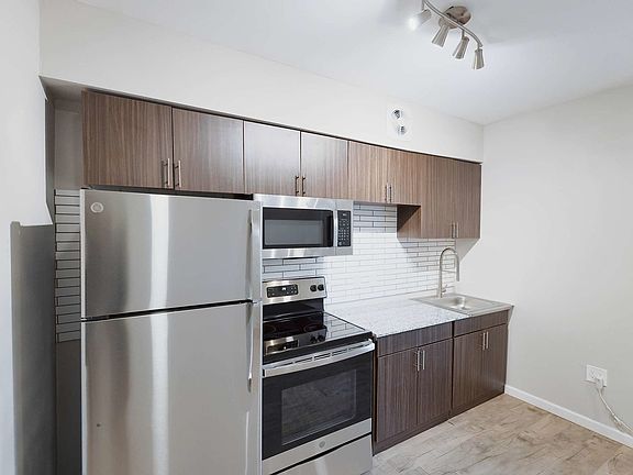 3rd image of 8300 N Interstate Highway 35 #3309