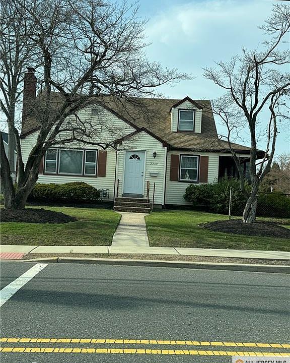 1st image of 2309 Maple Ave
