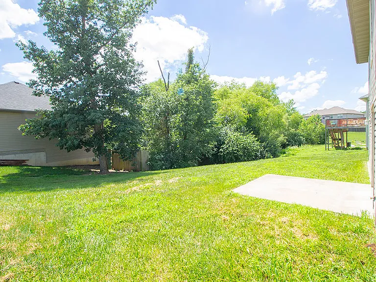 208 Jackal Dr — Photo 10