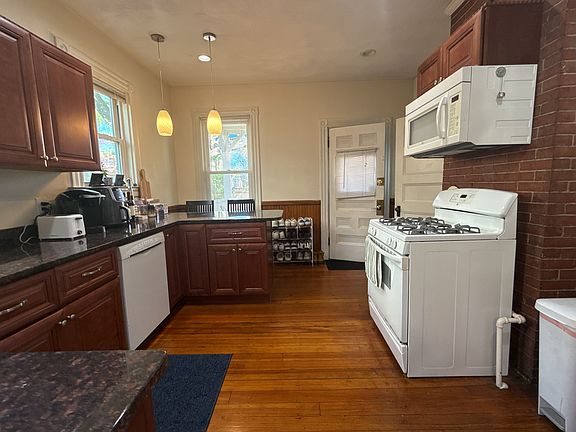 4th image of 67 Wendell St #1R