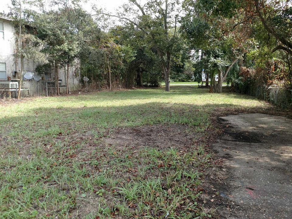 2nd image of 304 School Ave