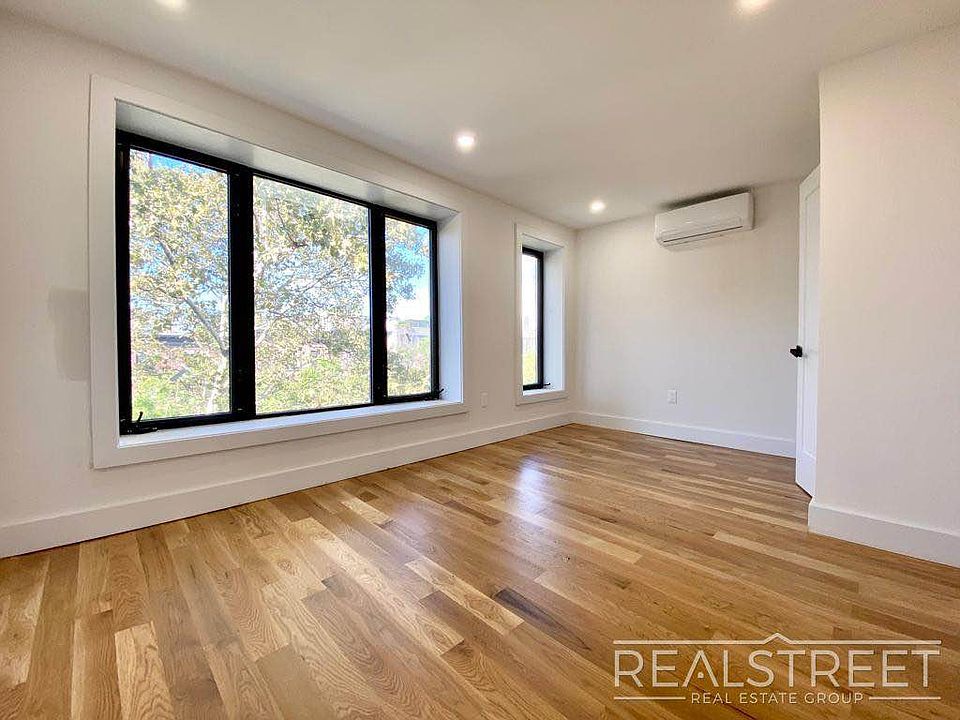 1st image of 286 Gates Ave APT 4