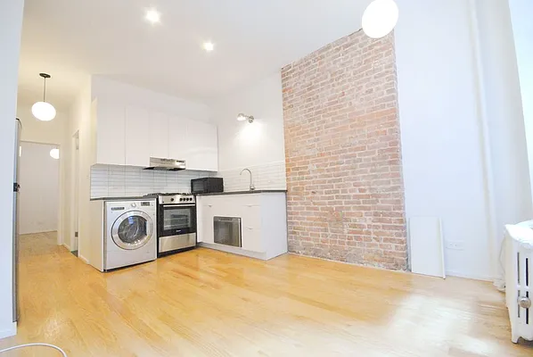 Rented by Bold New York | media 10