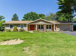 36 Oakland Hills Dr, Chesterfield, MO 63017