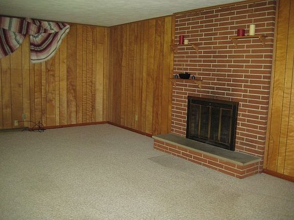 2nd image of 905 Fawcett Dr