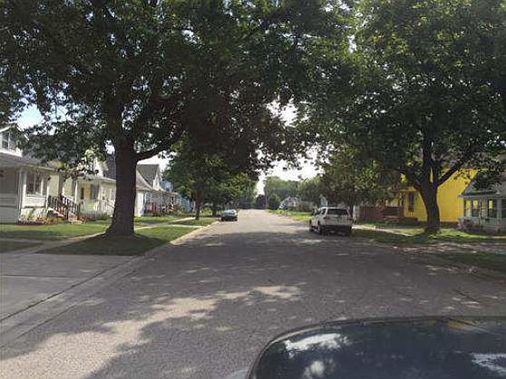 2nd image of 1406 Carleton St