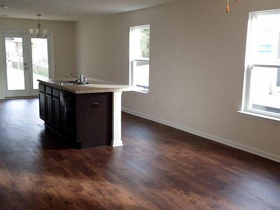 5th image of 2198 Waltham St