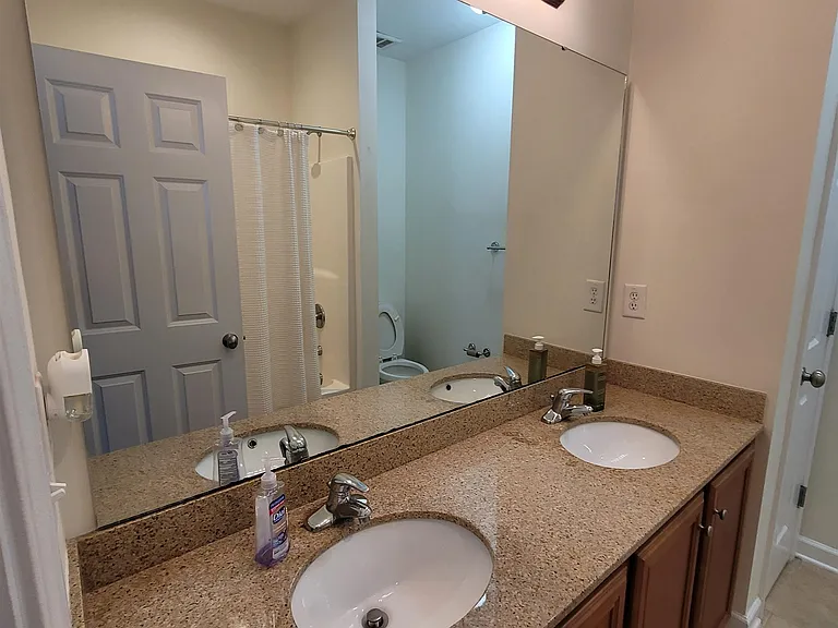 926 Price Ln #F — Photo 11