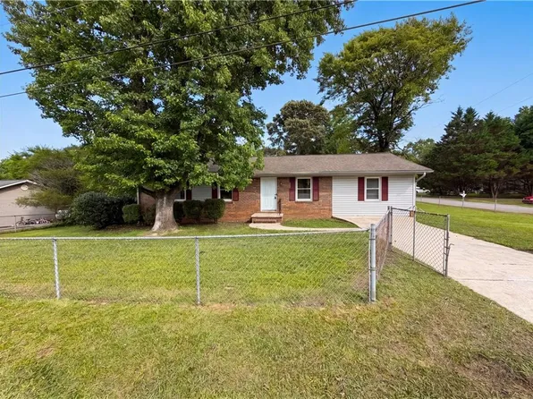 5552 Pine St, Lula, GA 30554